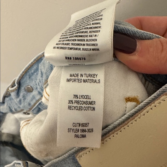 Citizens Of Humanity Light Wash Paloma Baggy with distressed hem 26 - Picture 5 of 8